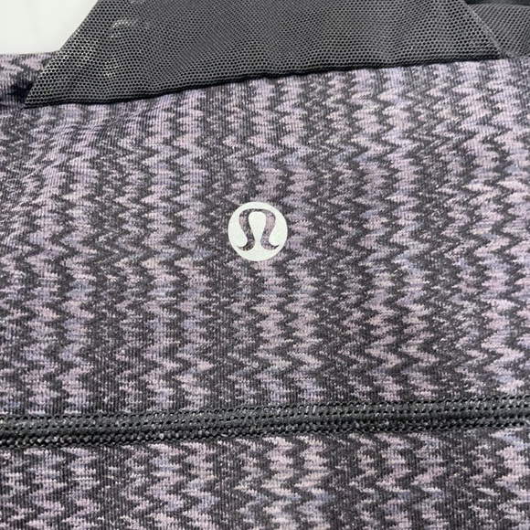 Lululemon Scoop Neck Tank Top built in sports bra size 4. - Picture 10 of 10